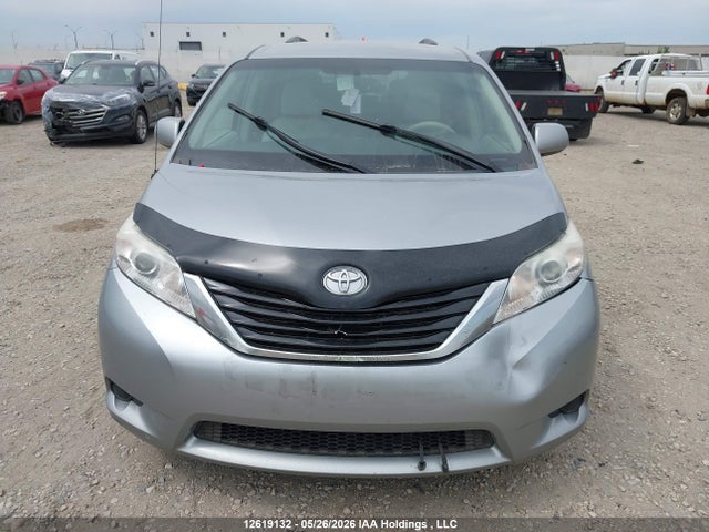 2011 Toyota Sienna Le V6 მანქანა იყიდება აუქციონზე, vin: 5TDKK3DC5BS141350, აუქციონის ნომერი: 12619132