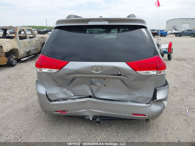 2011 Toyota Sienna Le V6 მანქანა იყიდება აუქციონზე, vin: 5TDKK3DC5BS141350, აუქციონის ნომერი: 12619132