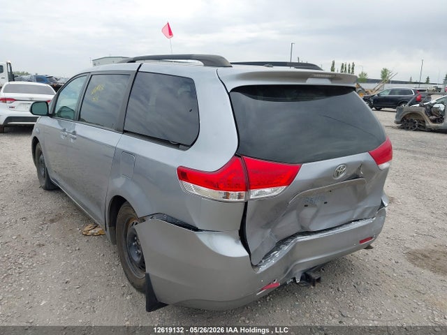 2011 Toyota Sienna Le V6 მანქანა იყიდება აუქციონზე, vin: 5TDKK3DC5BS141350, აუქციონის ნომერი: 12619132
