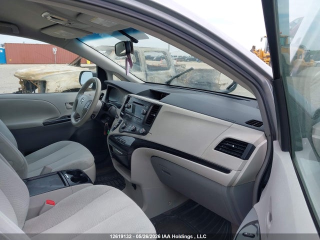 2011 Toyota Sienna Le V6 მანქანა იყიდება აუქციონზე, vin: 5TDKK3DC5BS141350, აუქციონის ნომერი: 12619132