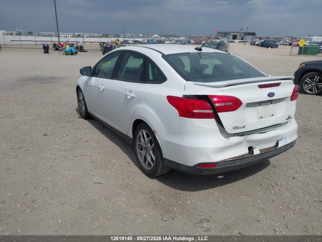 Ford FOCUS SE 2015 1FADP3F28FL309512 Image 3