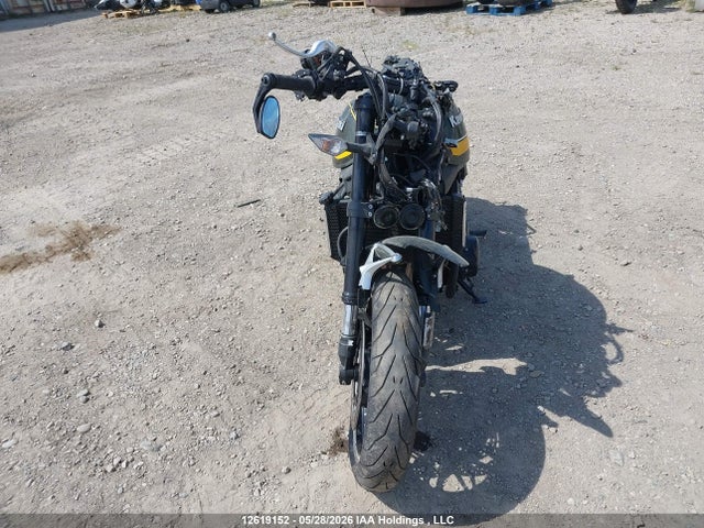 JKAZR2C11LA038911 Kawasaki Zr900 R