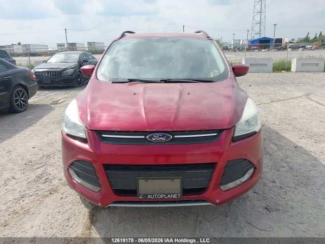 1FMCU9G92FUC16276 Ford ESCAPE SE