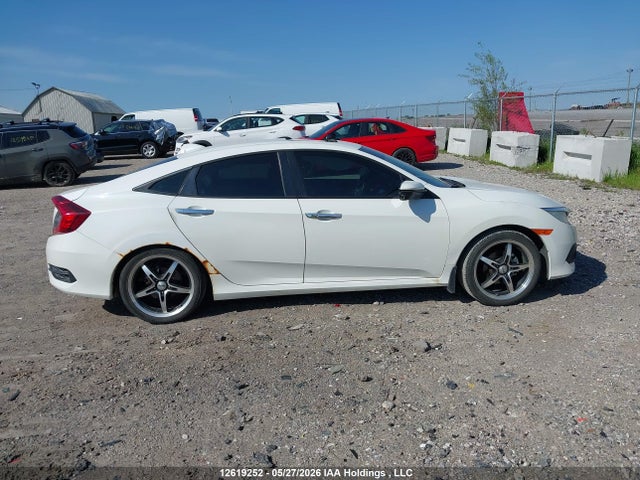 2016 Honda Civic Touring მანქანა იყიდება აუქციონზე, vin: 2HGFC1F93GH104762, აუქციონის ნომერი: 12619252