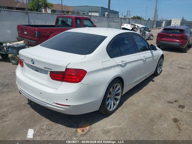 2013 Bmw 320 I Xdrive მანქანა იყიდება აუქციონზე, vin: WBA3C3C59DF979790, აუქციონის ნომერი: 12619277
