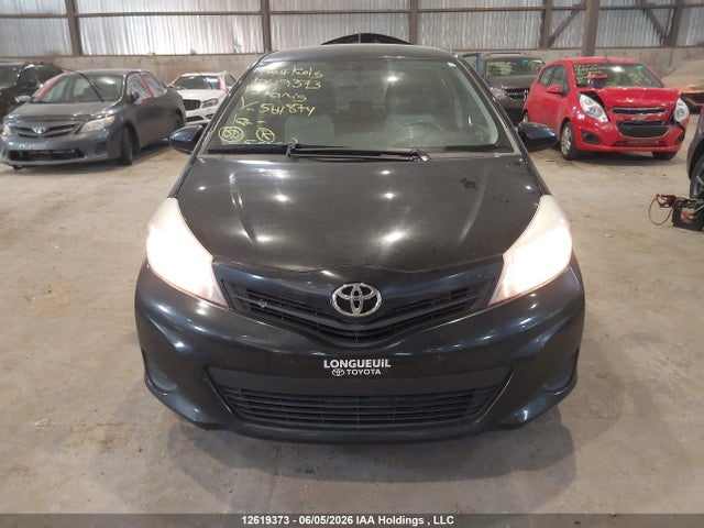 12619373 :رقم المزاد ، JTDKTUD34DD564874 vin ، 2013 Toyota Yaris مزاد بيع