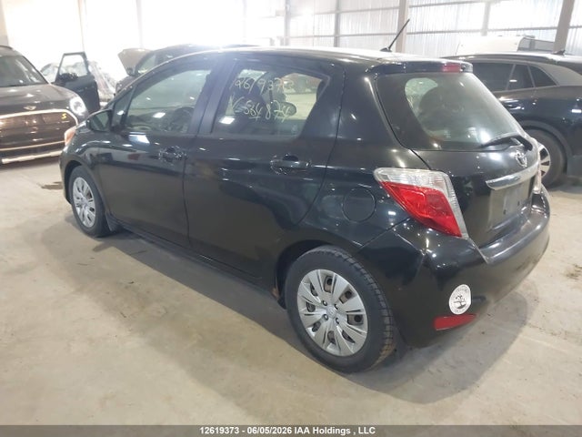12619373 :رقم المزاد ، JTDKTUD34DD564874 vin ، 2013 Toyota Yaris مزاد بيع