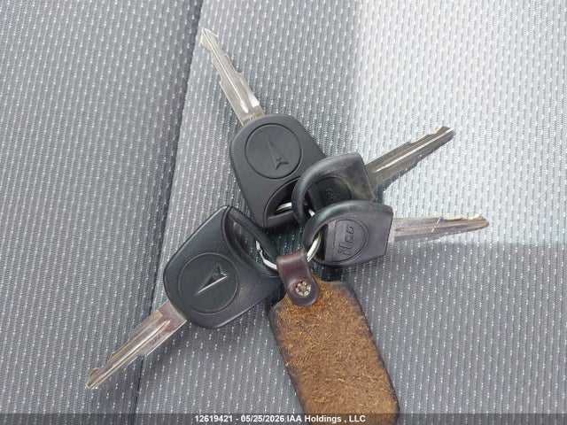 12619421 :رقم المزاد ، 3G2TB6DE7AL109225 vin ، 2010 Pontiac G3 Wave مزاد بيع