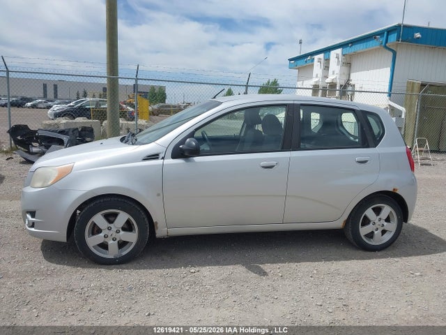 12619421 :رقم المزاد ، 3G2TB6DE7AL109225 vin ، 2010 Pontiac G3 Wave مزاد بيع