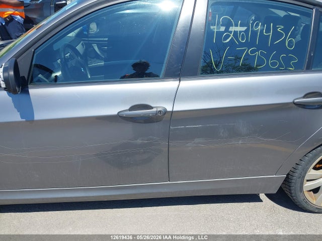 12619436 :رقم المزاد ، WBAPG7C50BA795653 vin ، 2011 Bmw 323i مزاد بيع