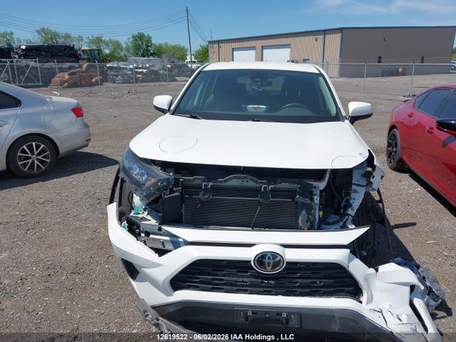 2T3Z1RFV8NC200768 Toyota RAV4 LE