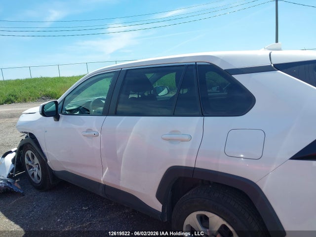 2T3Z1RFV8NC200768 Toyota RAV4 LE