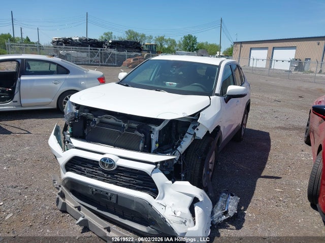 2T3Z1RFV8NC200768 Toyota RAV4 LE