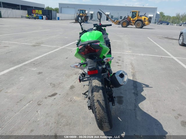 12619559 :رقم المزاد ، JKAEXKG12PDAP4418 vin ، 2023 Kawasaki Ex400 مزاد بيع