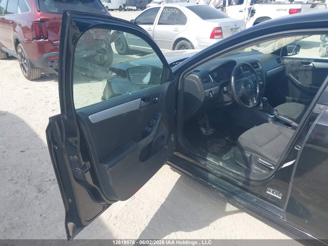 12619576 :رقم المزاد ، 3VWDK7AJ4DM351022 vin ، 2013 Volkswagen Jetta Se مزاد بيع