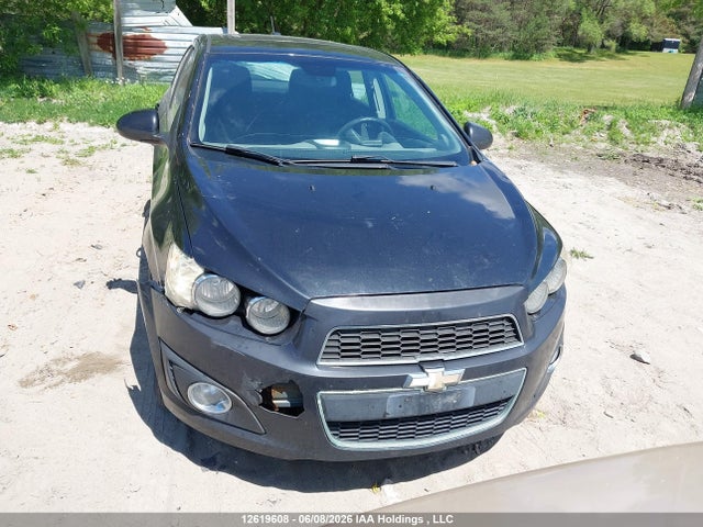 Chevrolet Sonic Lt Auto 2015 1G1JC5SH7F4190692 Image 12