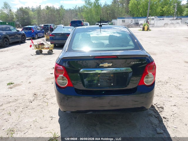 Chevrolet Sonic Lt Auto 2015 1G1JC5SH7F4190692 Image 16