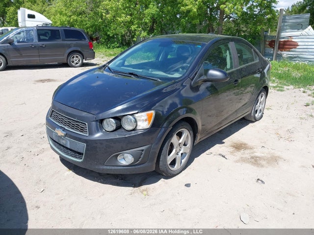 Chevrolet Sonic Lt Auto 2015 1G1JC5SH7F4190692 Image 2