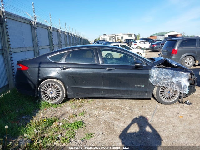 3FA6P0RU4ER273807 Ford Fusion Hybrid Titanium