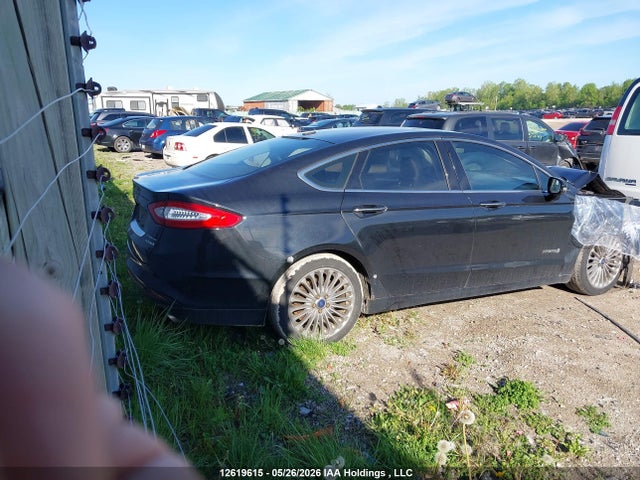 3FA6P0RU4ER273807 Ford Fusion Hybrid Titanium