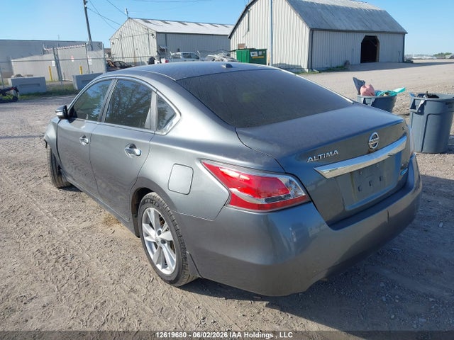 2015 Nissan Altima მანქანა იყიდება აუქციონზე, vin: 1N4AL3AP7FN368377, აუქციონის ნომერი: 12619680