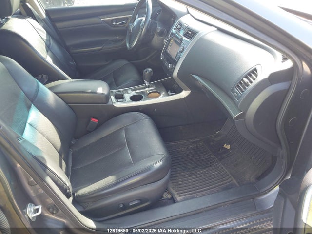 2015 Nissan Altima მანქანა იყიდება აუქციონზე, vin: 1N4AL3AP7FN368377, აუქციონის ნომერი: 12619680