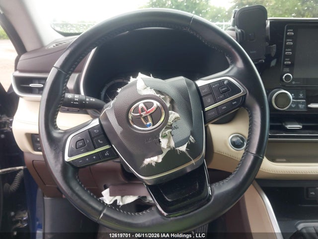 5TDGZRBH9MS530711 Toyota Highlander Xle