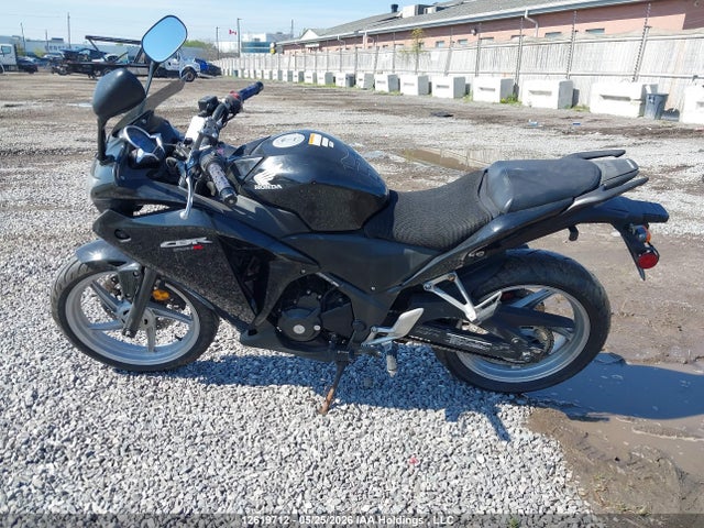 12619712 :رقم المزاد ، MLHMC4120B5000941 vin ، 2011 Honda Cbr250 Ra مزاد بيع