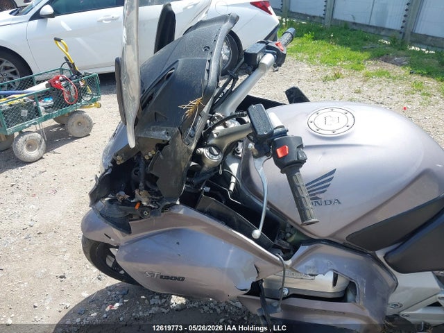 Продажа на аукционе авто 2003 Honda St1300 A, vin: JH2SC51533M100184, номер лота: 12619773