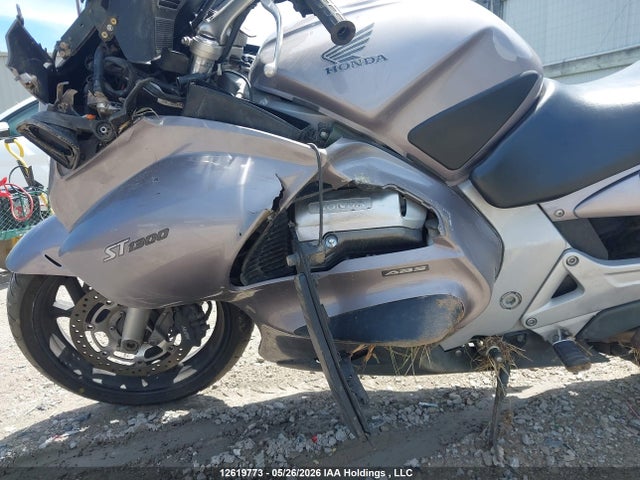 Продажа на аукционе авто 2003 Honda St1300 A, vin: JH2SC51533M100184, номер лота: 12619773