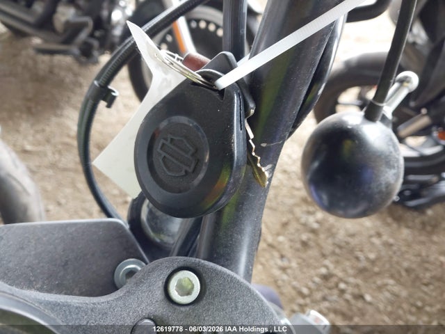 12619778 :رقم المزاد ، 5HD1CZ3A4AC412417 vin ، 2010 Harley-davidson Xl1200 N مزاد بيع