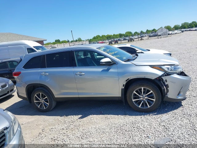 Toyota Highlander 2019 5TDJZRFH7KS617553 Image 13
