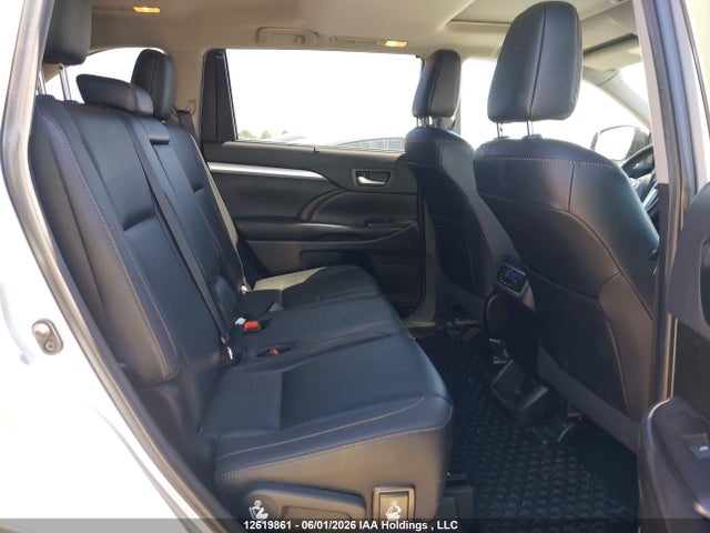 Toyota Highlander 2019 5TDJZRFH7KS617553 Image 8