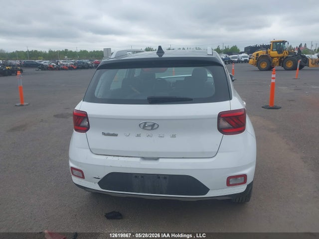 12619867 :رقم المزاد ، KMHRC8A31MU118784 vin ، 2021 Hyundai Venue Trend With Urban Edition Package With Denim Blue Interior Colour Pack مزاد بيع