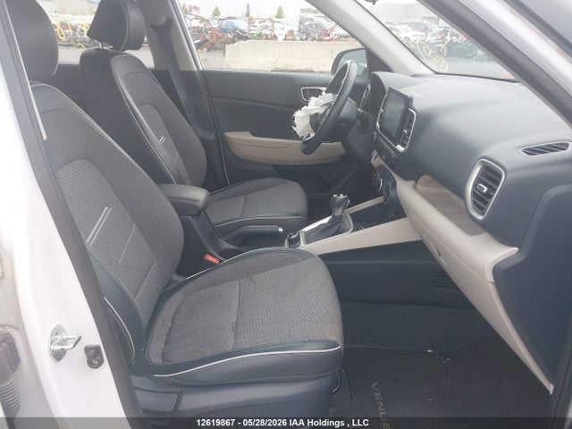 12619867 :رقم المزاد ، KMHRC8A31MU118784 vin ، 2021 Hyundai Venue Trend With Urban Edition Package With Denim Blue Interior Colour Pack مزاد بيع