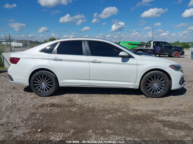 3VWGM7BU9PM008761 Volkswagen Jetta Highline