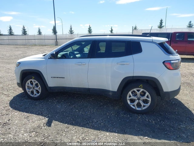 Jeep Compass Latitude 2025 3C4NJDBN2ST594311 Image 14