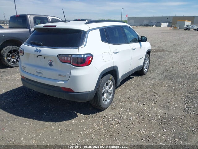 Jeep Compass Latitude 2025 3C4NJDBN2ST594311 Image 4