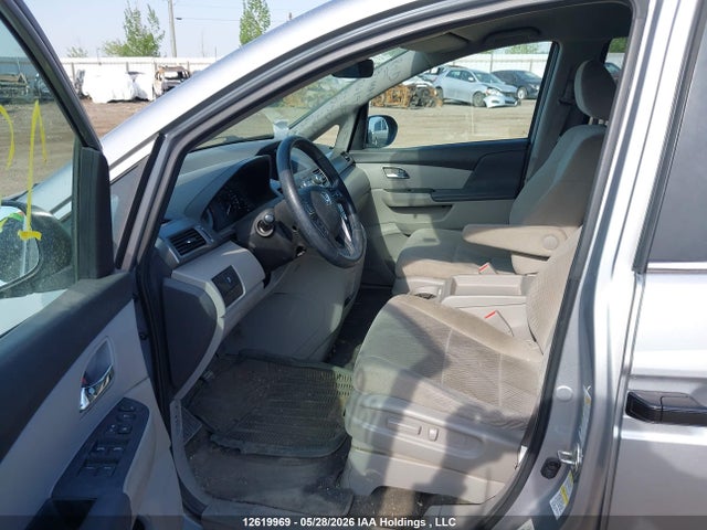 12619969 :رقم المزاد ، 5FNRL5H3XGB504092 vin ، 2016 Honda Odyssey Se مزاد بيع