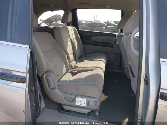 12619969 :رقم المزاد ، 5FNRL5H3XGB504092 vin ، 2016 Honda Odyssey Se مزاد بيع