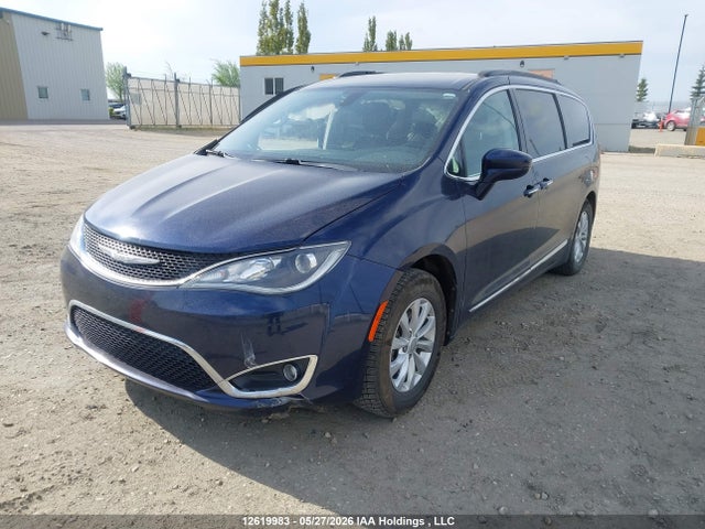 Chrysler Pacifica Touring L 2017 2C4RC1BG2HR743517 Image 2