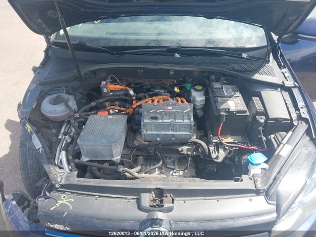 12620013 :رقم المزاد ، WVWPR7AUXHW951619 vin ، 2017 Volkswagen E-golf Comfortline مزاد بيع