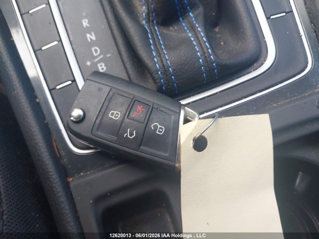12620013 :رقم المزاد ، WVWPR7AUXHW951619 vin ، 2017 Volkswagen E-golf Comfortline مزاد بيع