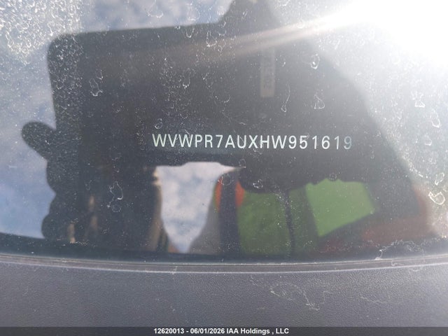 12620013 :رقم المزاد ، WVWPR7AUXHW951619 vin ، 2017 Volkswagen E-golf Comfortline مزاد بيع