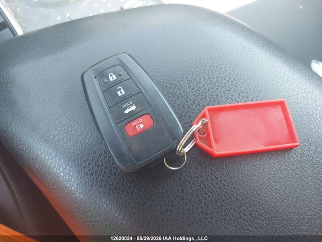 12620024 :رقم المزاد ، 4T1B21HK8LU014557 vin ، 2020 Toyota Camry Xle/se مزاد بيع