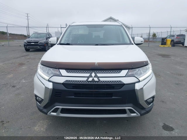 JA4AZ2A33LZ613626 Mitsubishi Outlander Es