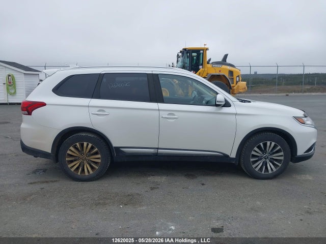 JA4AZ2A33LZ613626 Mitsubishi Outlander Es