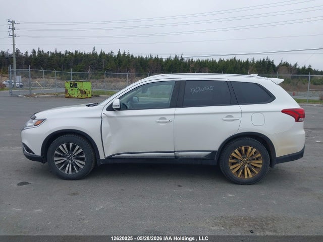 JA4AZ2A33LZ613626 Mitsubishi Outlander Es