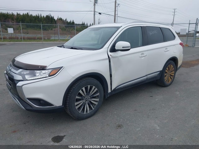 JA4AZ2A33LZ613626 Mitsubishi Outlander Es