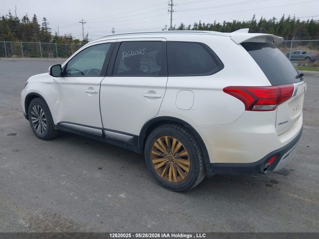 JA4AZ2A33LZ613626 Mitsubishi Outlander Es